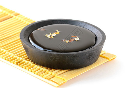 日元或大豆酱在苏艾船中孤图片