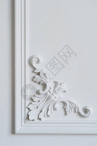 白墙以几何形状和消亡点组成豪华白色墙设计用石雕制成的罗科插画