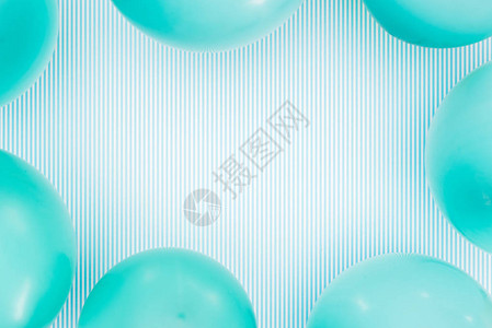 蓝底条纹的蓝色粘贴气球背景图片
