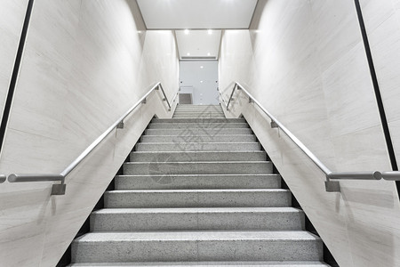 建筑走廊楼梯图片