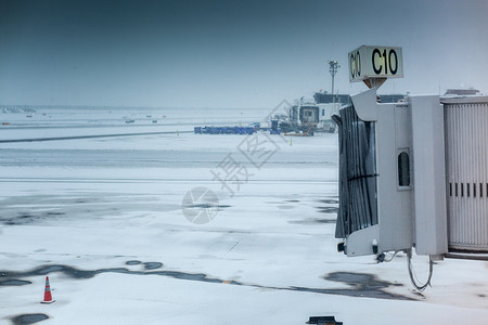 冬季天气空机场空图片