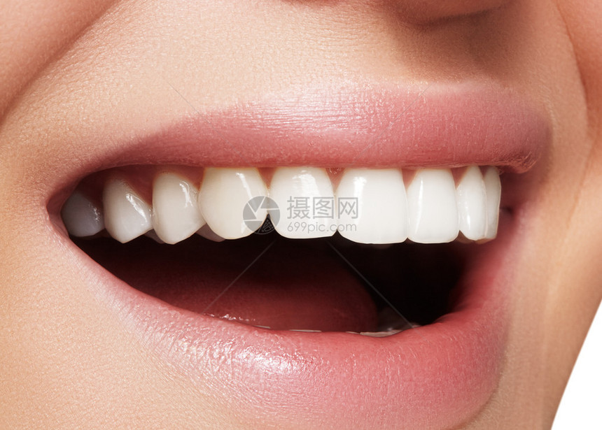 美丽的笑容和白牙科照片大量关闭完美的女口腔嘴图片