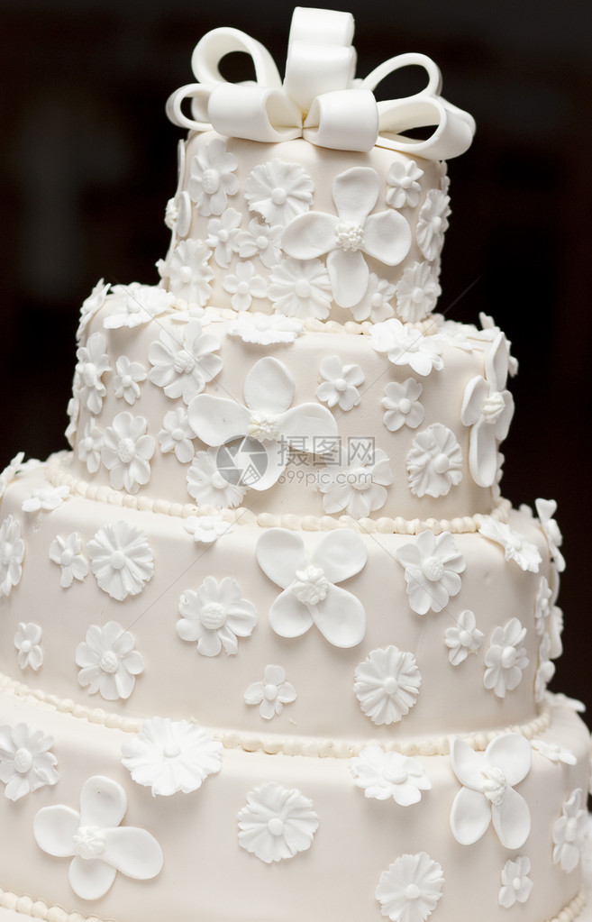 白结婚蛋糕图片