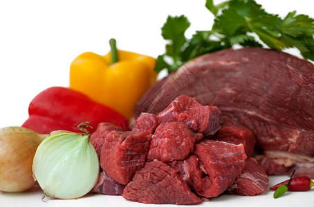 准备做牛肉炖辣椒或瓜拉什和猪皮图片