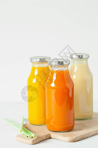 玻璃罐子橙红芒果香蕉胡萝图片