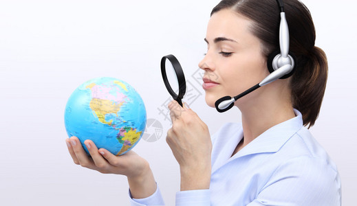 搜索概念客户服务操作员妇女带头盔全球和放大图片