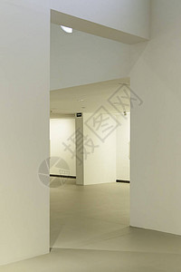 现代建筑中的白色走廊最起码的建筑结图片