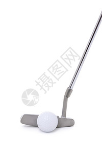 现代高尔夫球杆和球在白色背景图片