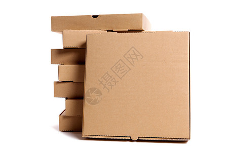 堆叠着浅棕色披萨盒一个前方的柜子背景图片