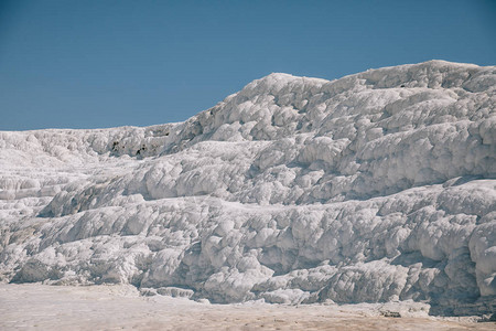 著名的白地质构造在Pamukk图片