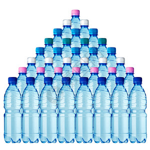 白色背景上的36瓶水金字塔图片