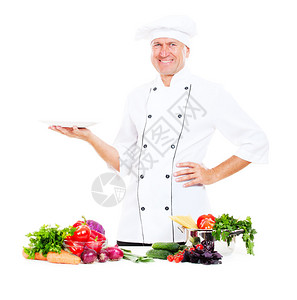 面带微笑的厨师手持空盘子在白色图片