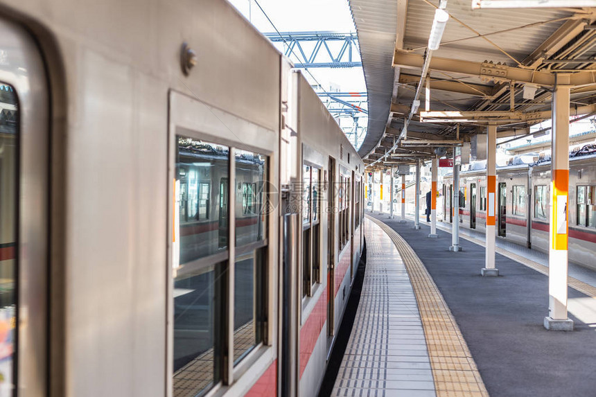 日本的火车站清净无声城市地铁中央运图片