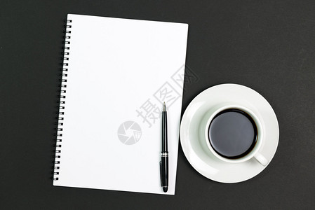 白纸与一杯咖啡和圆珠笔图片