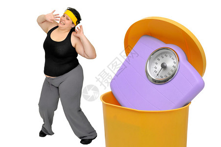 大女人在垃圾堆里以体重量级的重图片