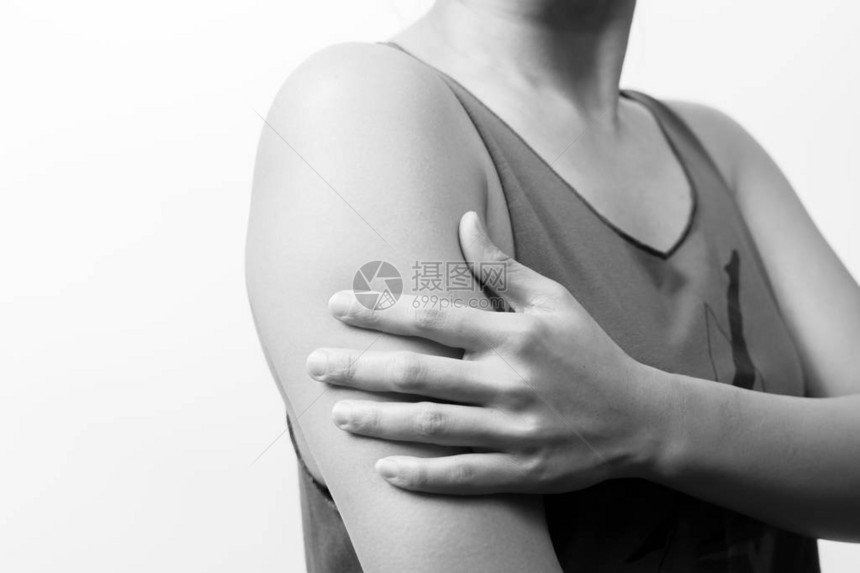 白色背景保健和医疗概念的特写女手臂和肩部疼痛损伤图片