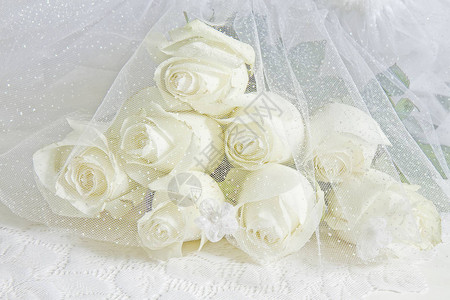 美丽而梦寐以求的白奶油玫瑰花束子图片