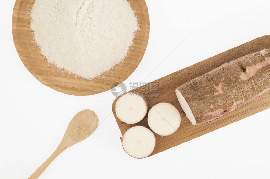 原木薯淀粉白色背景的马尼霍图片