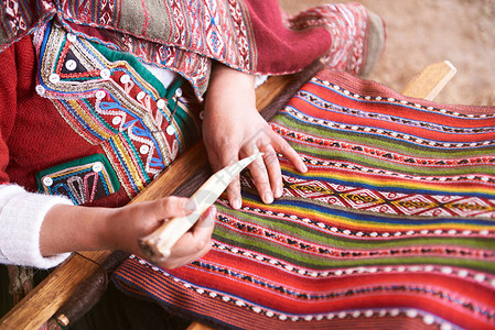 手工制作传统彩色花彩羊毛秘鲁妇女缝合图片