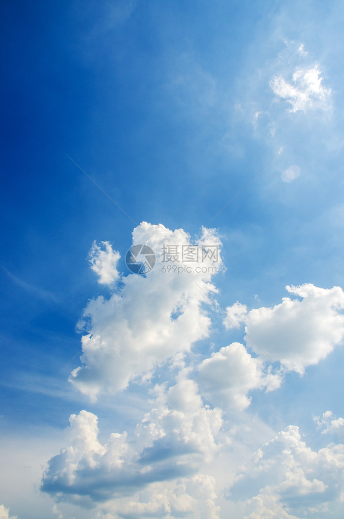 明亮的蓝天云景图片