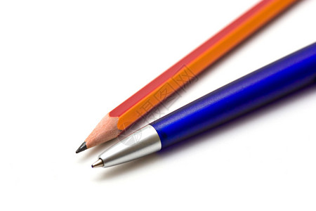 钢笔和铅笔上白色孤立图片