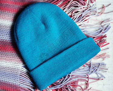 针织蓝色帽子和围巾图片