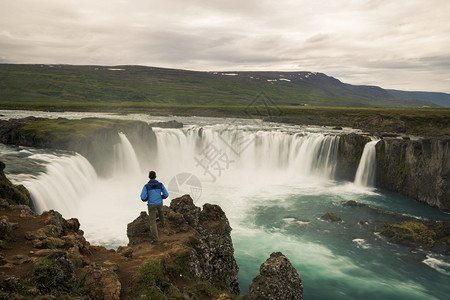 Godafoss冰岛北部的众神瀑布图片