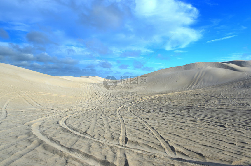 尼尔根自然保护区的白沙丘图片