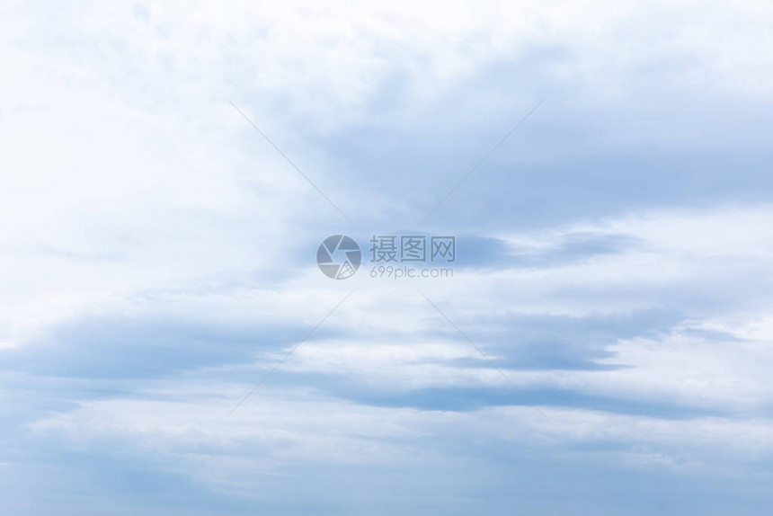 夏天的空有白云图片