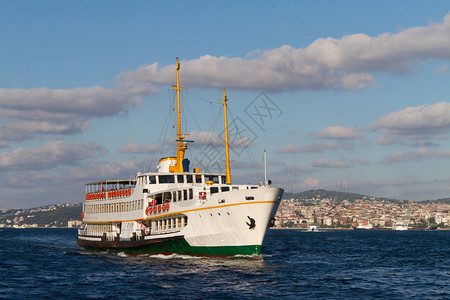 Bosphorus的渡轮图片