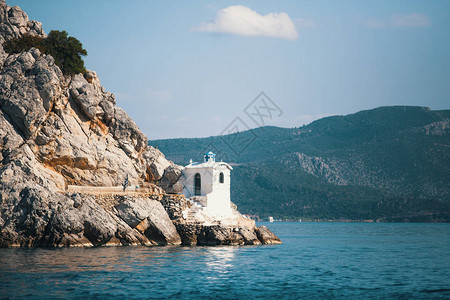 爱琴海希腊岛上的灯塔图片