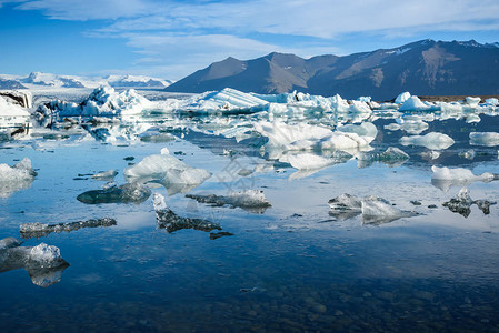 冰岛Jokulsarlon冰川环礁湖冰山的美景全球变暖概念图片
