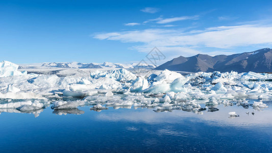 冰岛Jokulsarlon冰川环礁湖冰山的美景图片