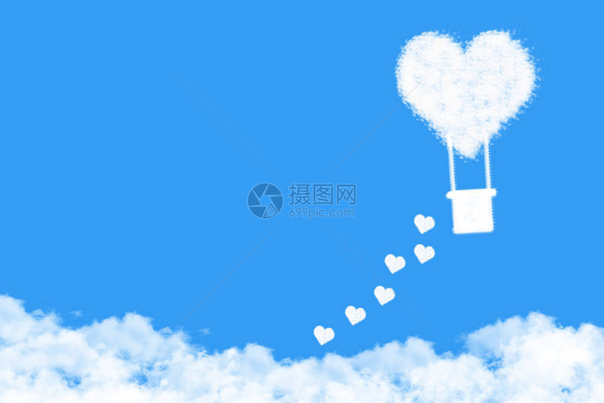 蓝色天空的爱情概念图片
