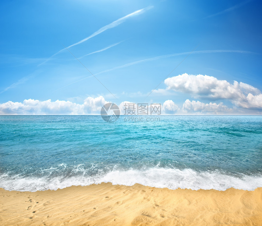 热带黄色沙滩和蓝天图片