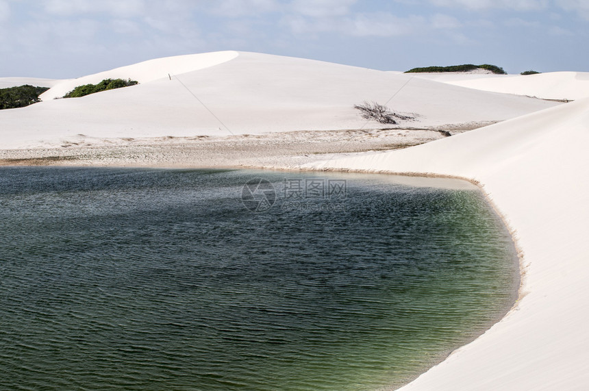 巴西LencoisMaranheses公园的白沙丘Unesco图片