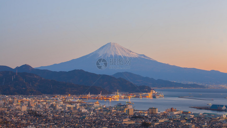 冬季海滨静冈省富士山和S图片