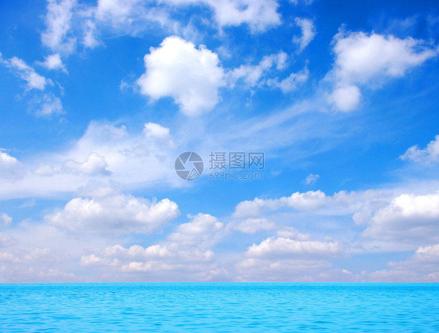 天空和蓝海图片