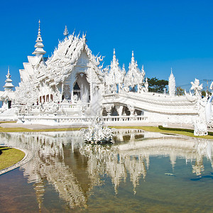 泰庙名是泰国清莱的WatRon图片