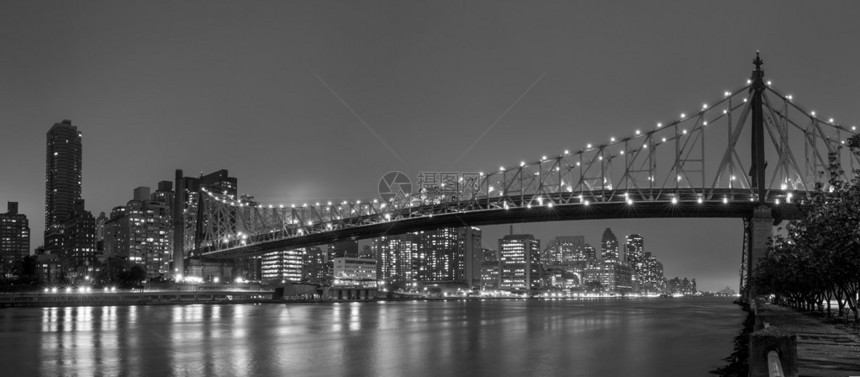 黑白皇后桥和纽约天际线图片