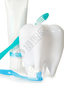 用薄荷牙膏和牙线在白色上隔离的牙刷口腔科设图片