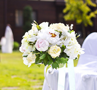 新娘花束白色婚礼椅子婚礼内饰图片