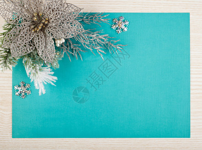 冬季蓝色背景带有文本或图像空间图片