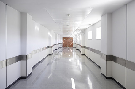 深医院走廊医院白色走廊的细节图片