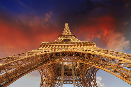 巴黎埃菲尔铁塔美丽的景色图片