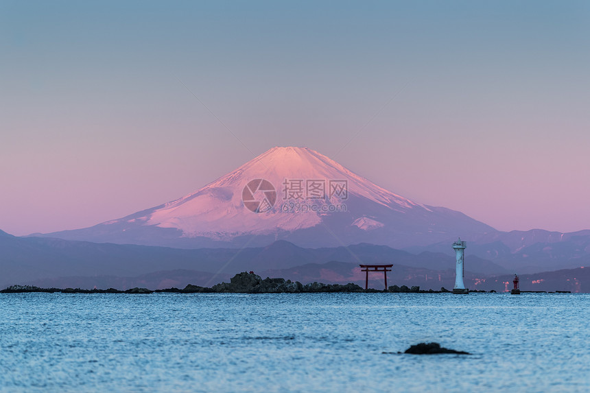 日本川省横川洋水市Sagami海湾清冬图片