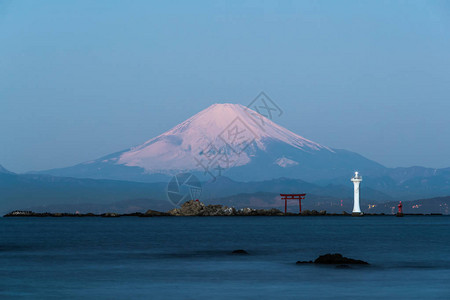 日本川县横川市山川市佐模湾SagamiBay清晨冬季的图片