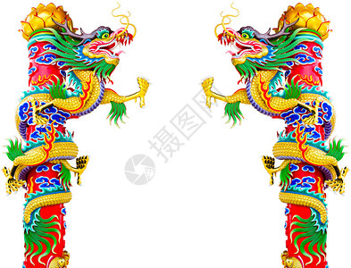 中式龙雕像在白色背景的杆子上背景图片