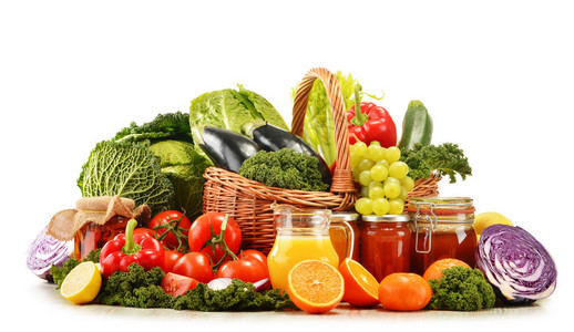 含有各种有机蔬菜和水果的韦克篮子图片