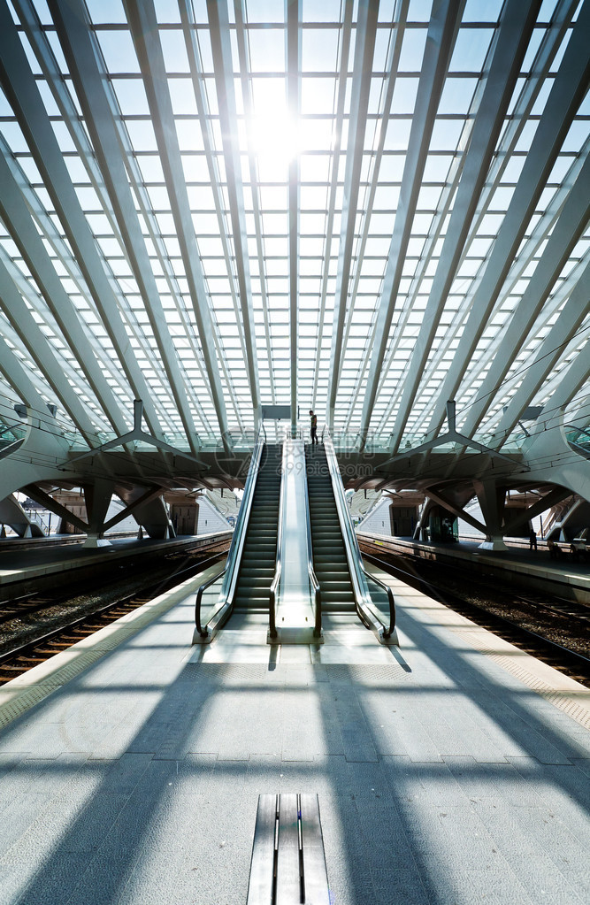 比利时列日的超现代火车站图片